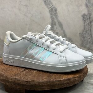 NEW Adidas Grand Court 2.0 sneakers - size 4 men, 5 women